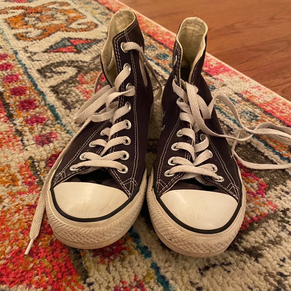 Converse high tops size 6.5 in mens size 8 in wome
